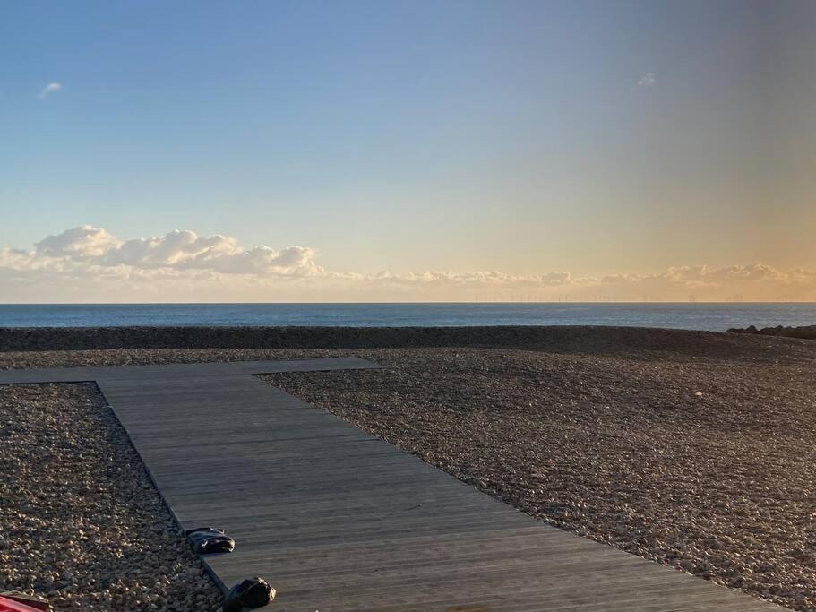 Ferienwohnung Driftwood By The Sea Hove Exterior foto
